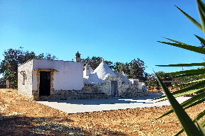 Trullo with Lamia to Restore in the Countryside of San Michele Salentino