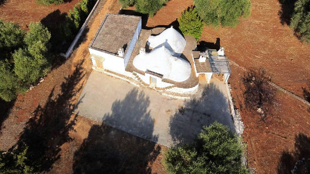 Trullo with Lamia to Restore in the Countryside of San Michele Salentino - 2