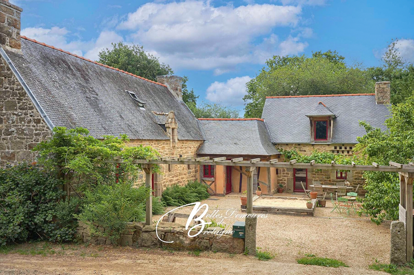 Beautiful set of 18th century country houses