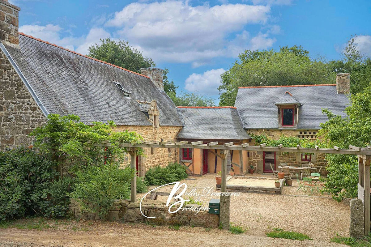 Beautiful set of 18th century country houses