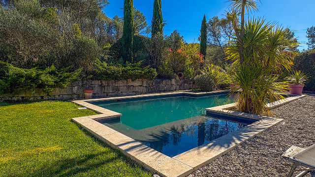 Architect-designed 5-bedroom villa in Fuveau, Provence, with Sainte-Victoire views, pool, land - 3