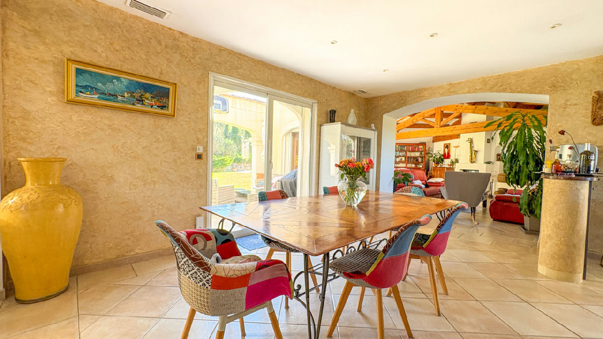 Architect-designed 5-bedroom villa in Fuveau, Provence, with Sainte-Victoire views, pool, land - 8