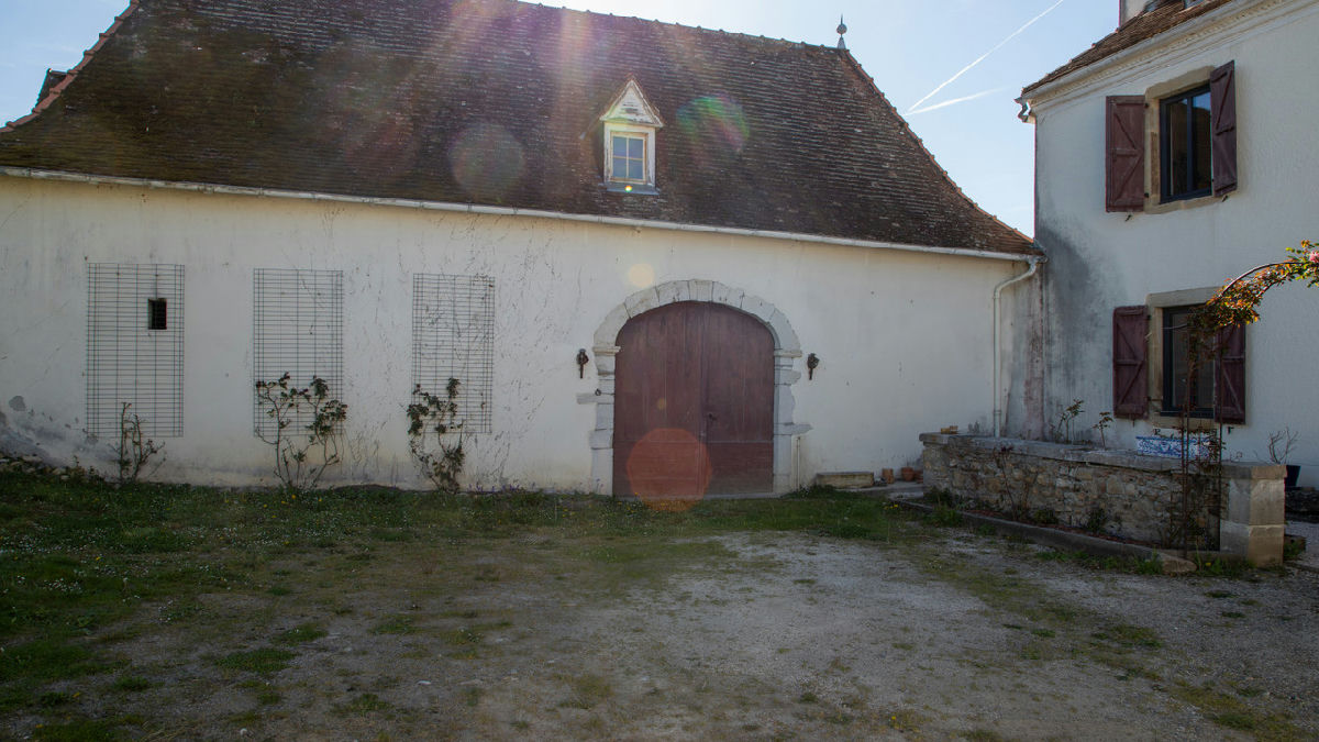 Exceptional 18th-Century Estate – Charming Guest House on the Camino de Santiago with Pyrenees Views - 4