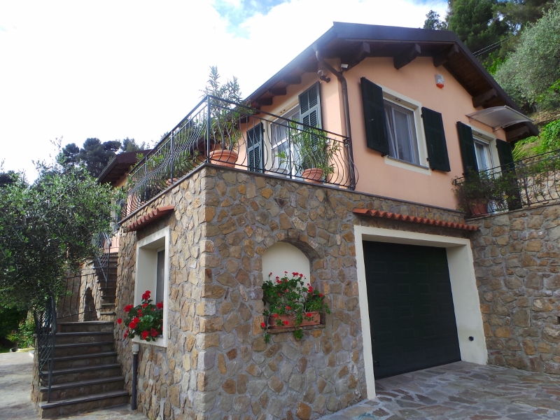 Beautiful country house with views of the river and the castle of Dolceacqua