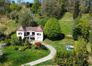 Modern House with 2 Garages and Large Terrace