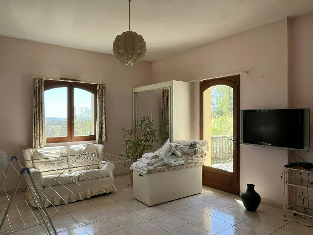 Modern House with 2 Garages and Large Terrace - 14