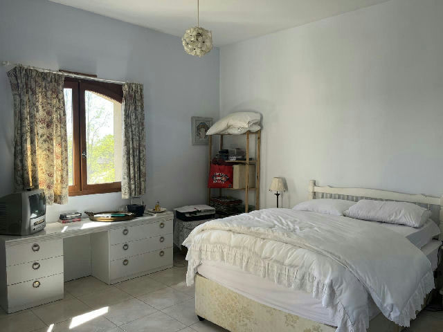 Modern House with 2 Garages and Large Terrace - 17