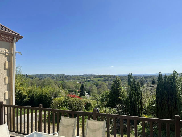 Modern House with 2 Garages and Large Terrace - 5