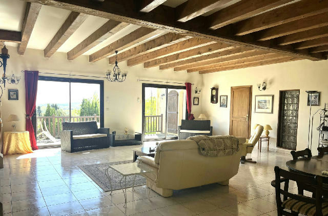 Modern House with 2 Garages and Large Terrace - 8