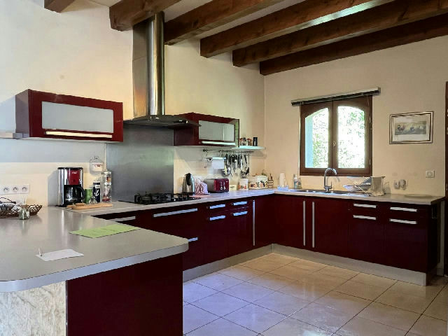 Modern House with 2 Garages and Large Terrace - 9