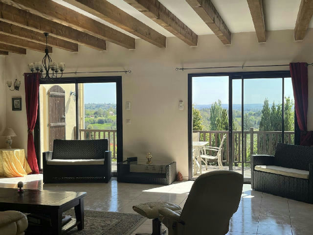 Modern House with 2 Garages and Large Terrace - 10