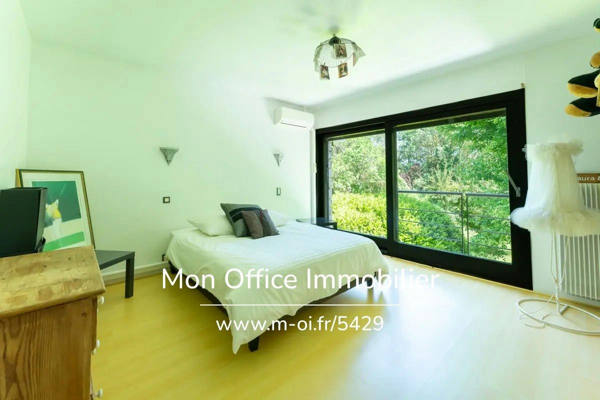 Property in a wooded park with pool - 8