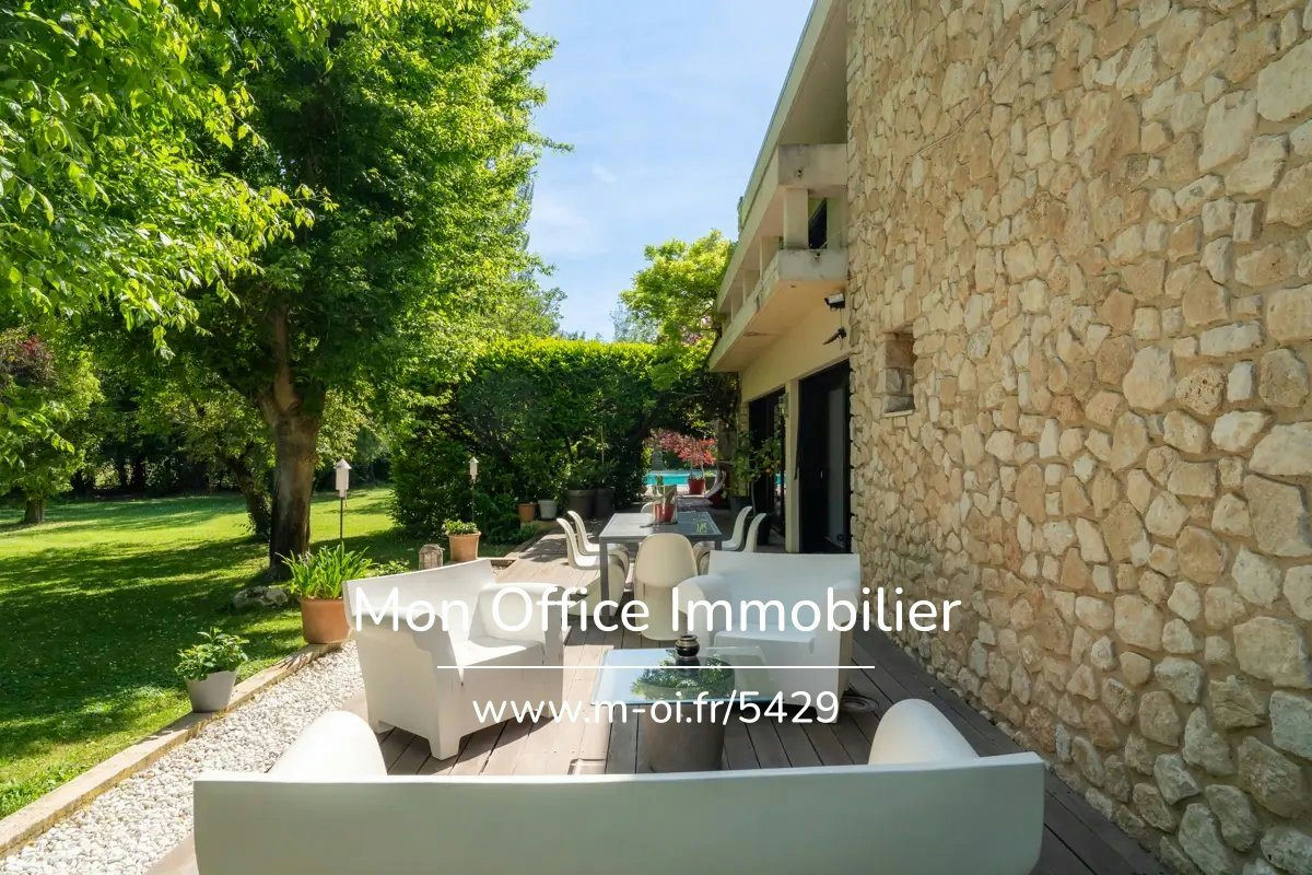 Property in a wooded park with pool - 10