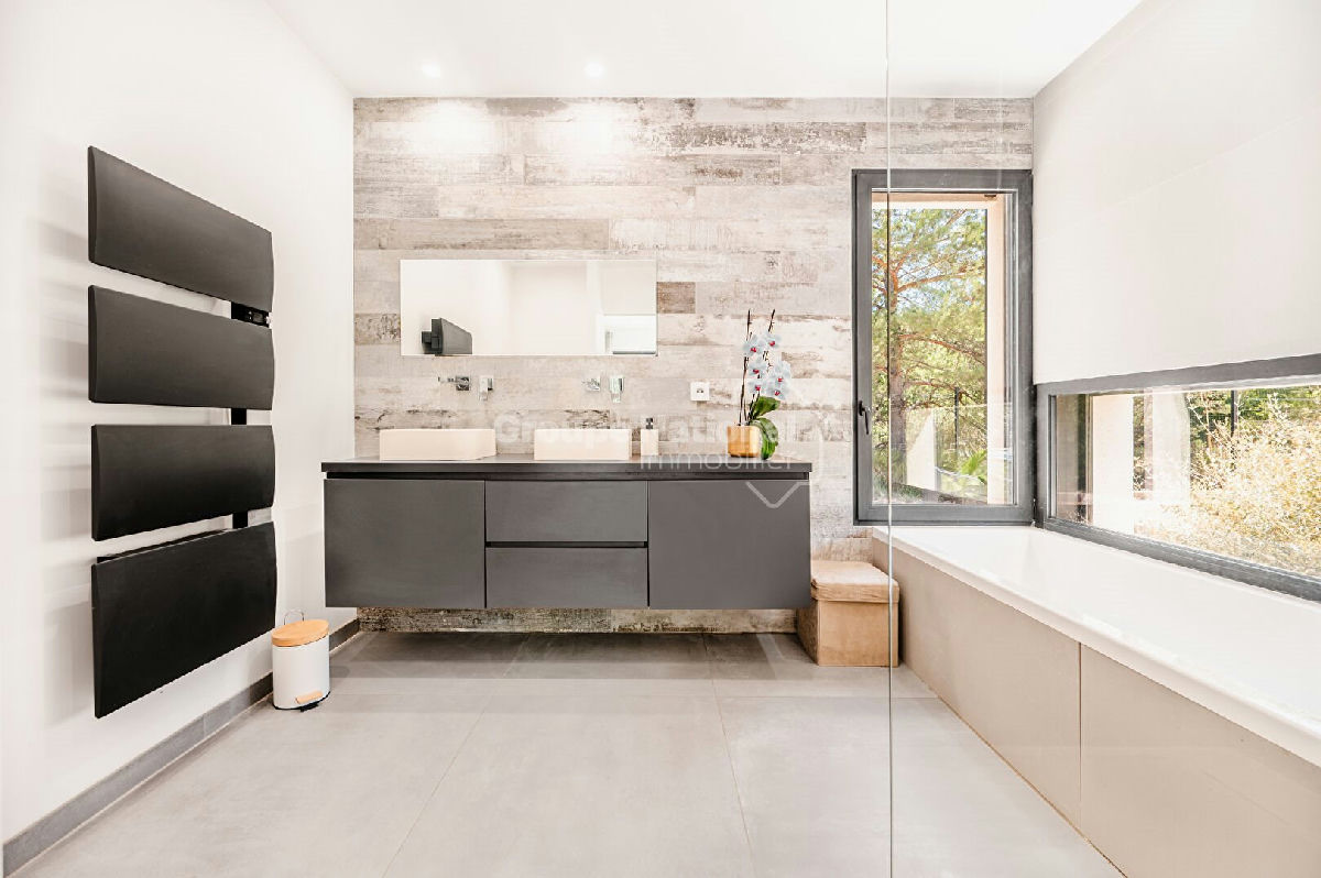 Magnificent Architect-Designed House in Gréoux-les-Bains. Rare Opportunity! - 18