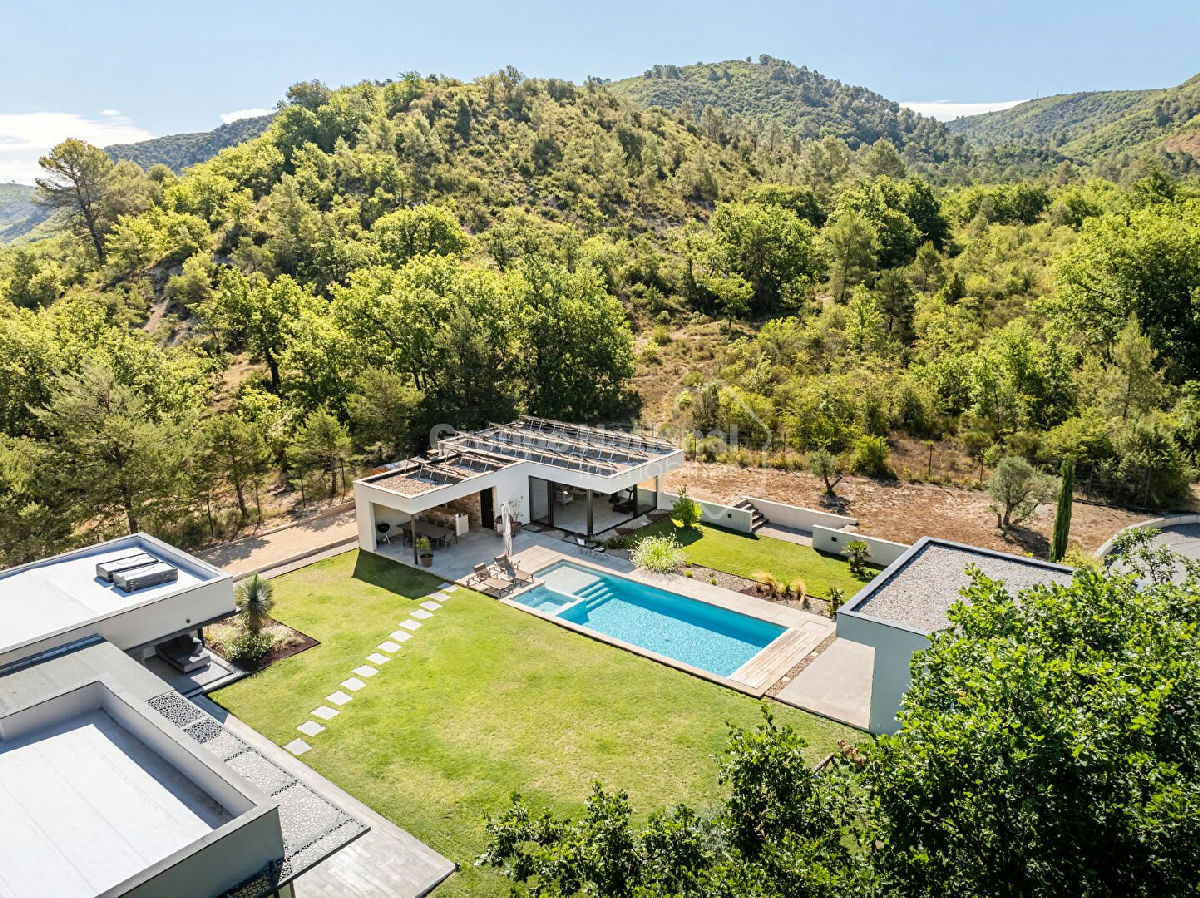 Magnificent Architect-Designed House in Gréoux-les-Bains. Rare Opportunity! - 23