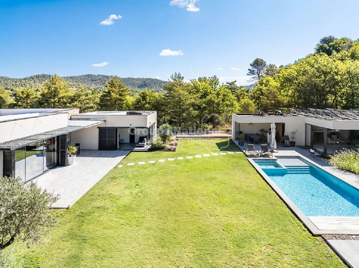 Magnificent Architect-Designed House in Gréoux-les-Bains. Rare Opportunity! - 24