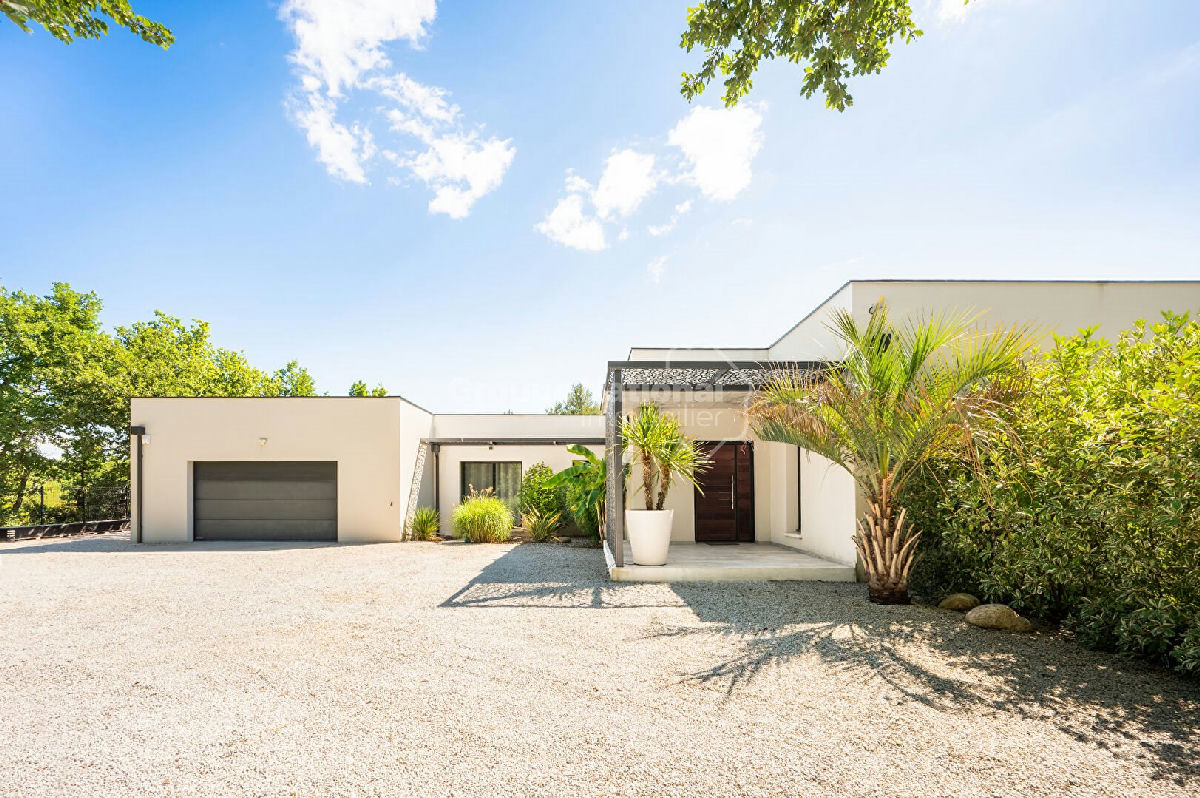 Magnificent Architect-Designed House in Gréoux-les-Bains. Rare Opportunity! - 5