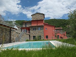 Small residence amongst the olives - 3