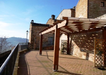 Townhouse in an Authentic Hilltop Town