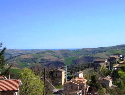 Townhouse in an Authentic Hilltop Town - 4