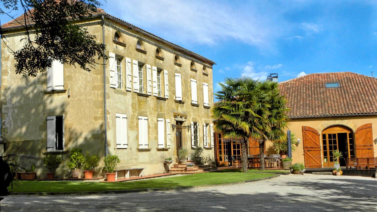 Luxury Manor with Pyrenees Views, Pool & B&B Potential near Marciac, Gers 32 South West France