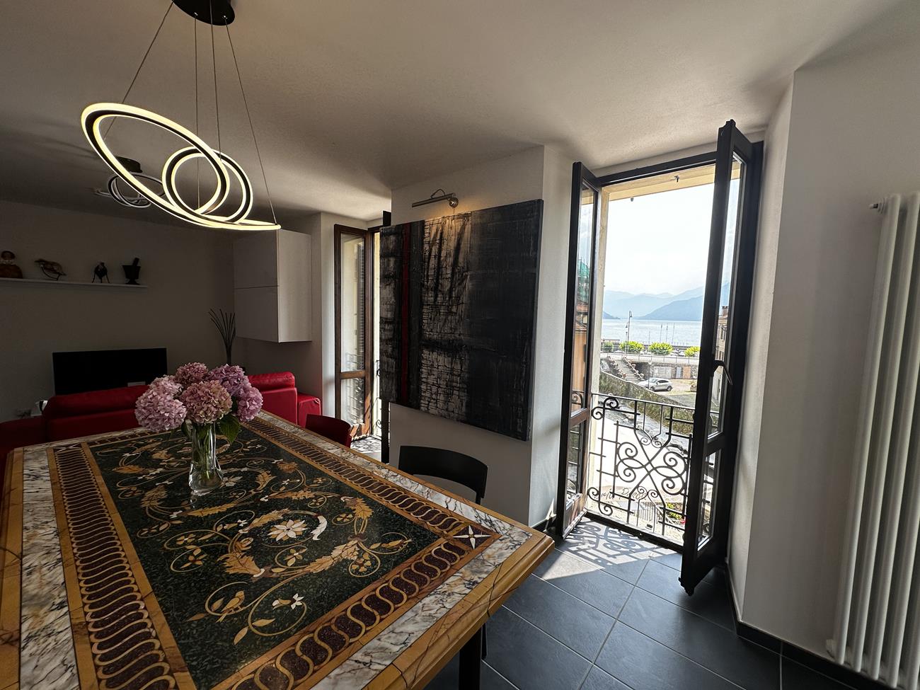 Centrally located village flat with spacious terrace - 5