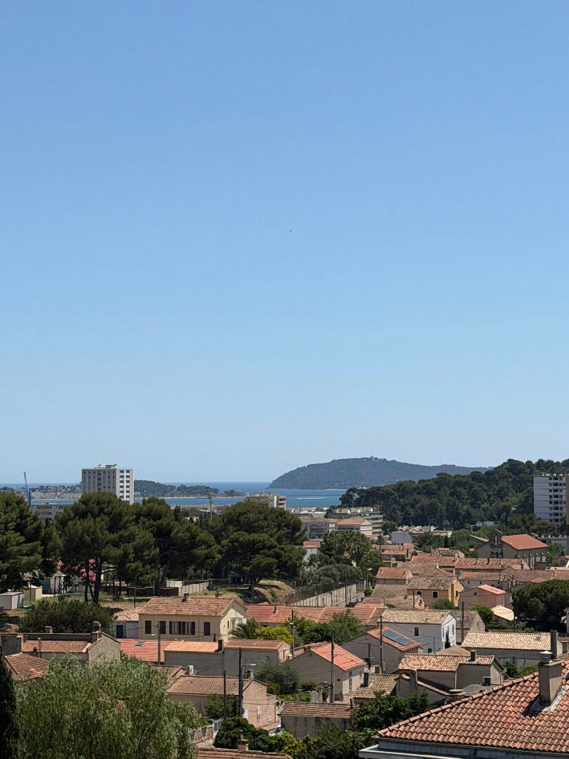 Apartment in Toulon, fully renovated with balcony - 2