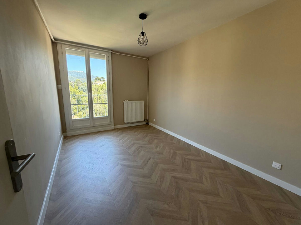 Apartment in Toulon, fully renovated with balcony - 6