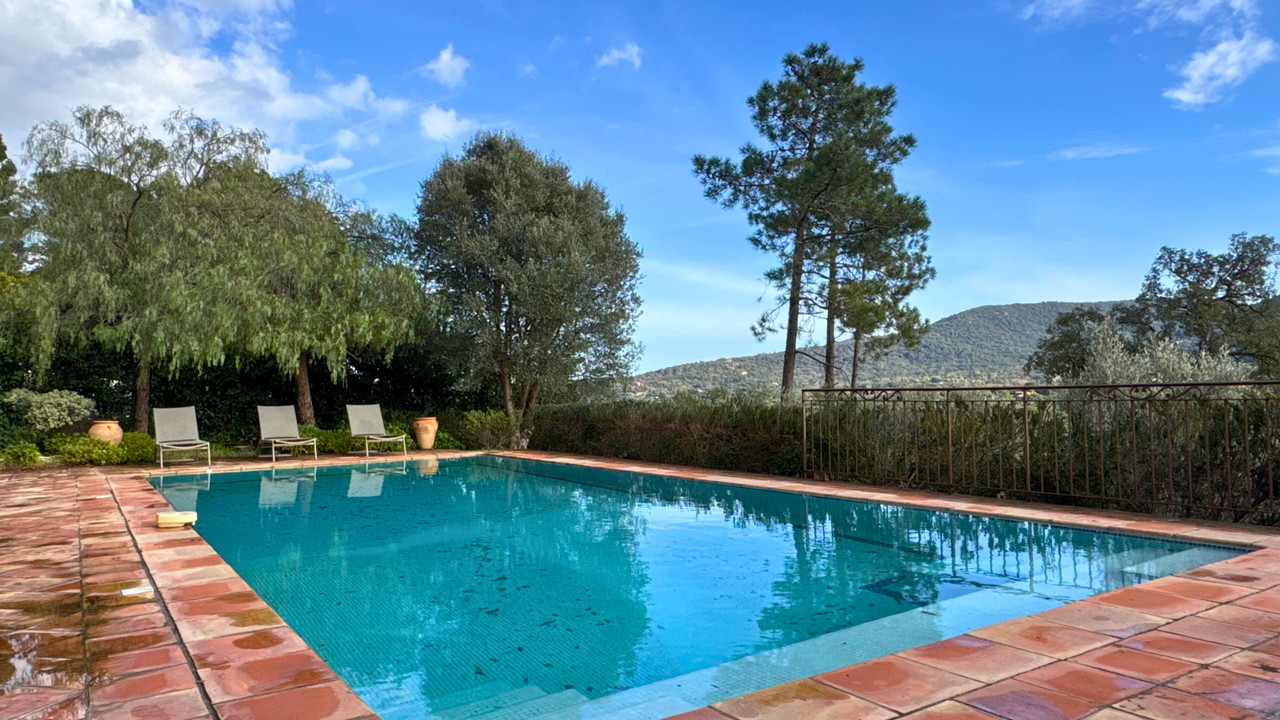 Architect-Designed Villa – Gulf of Saint-Tropez – Le Plan-de-la-Tour - 2