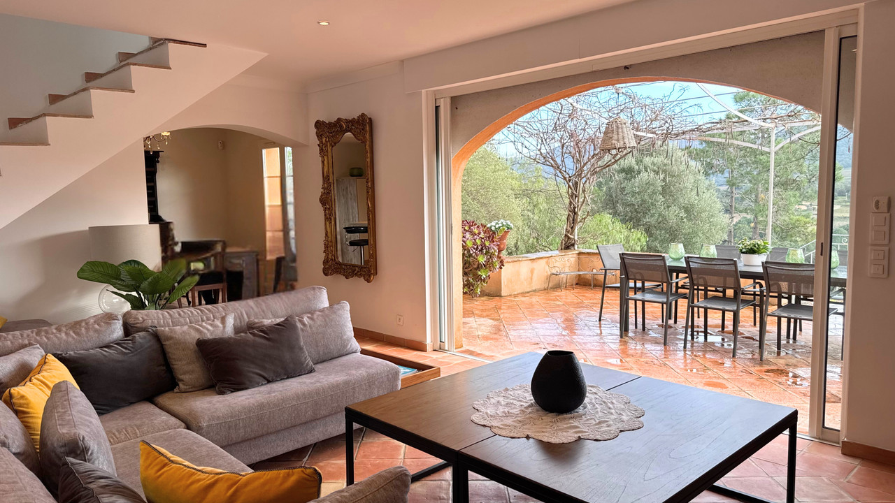 Architect-Designed Villa – Gulf of Saint-Tropez – Le Plan-de-la-Tour - 4