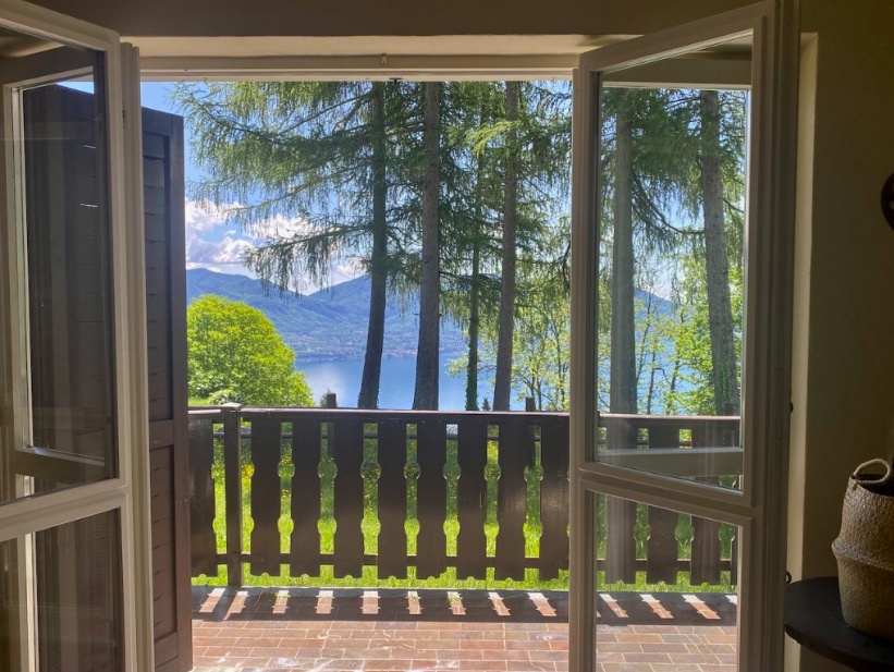 Small detached house with lake view in the middle of peace and nature - 2