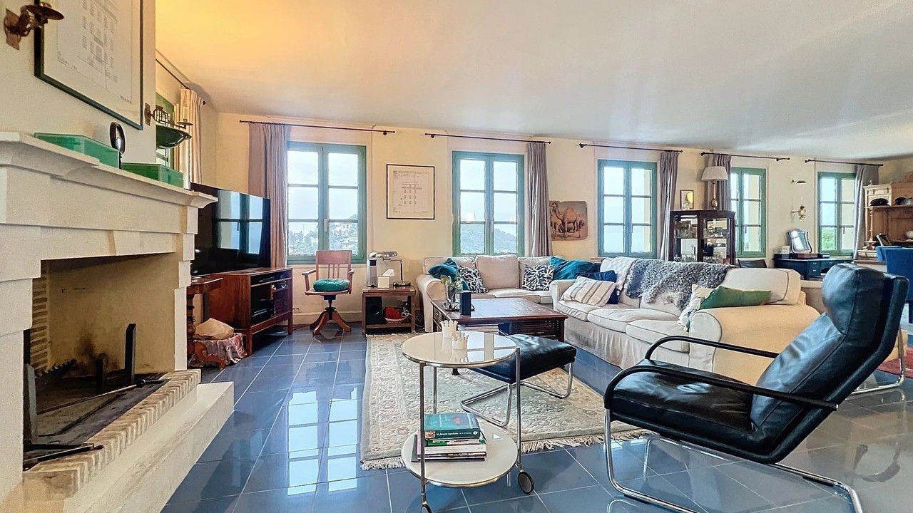 Penthouse 125m², terrace 99m². 4 room, 2 beds, 2 baths, 2 wc's, cellar and outside parking spot - 5