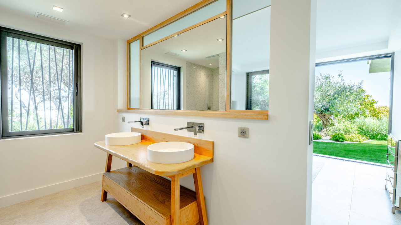 Set within a secure estate offering a peaceful setting, just a short distance from the town center - 2