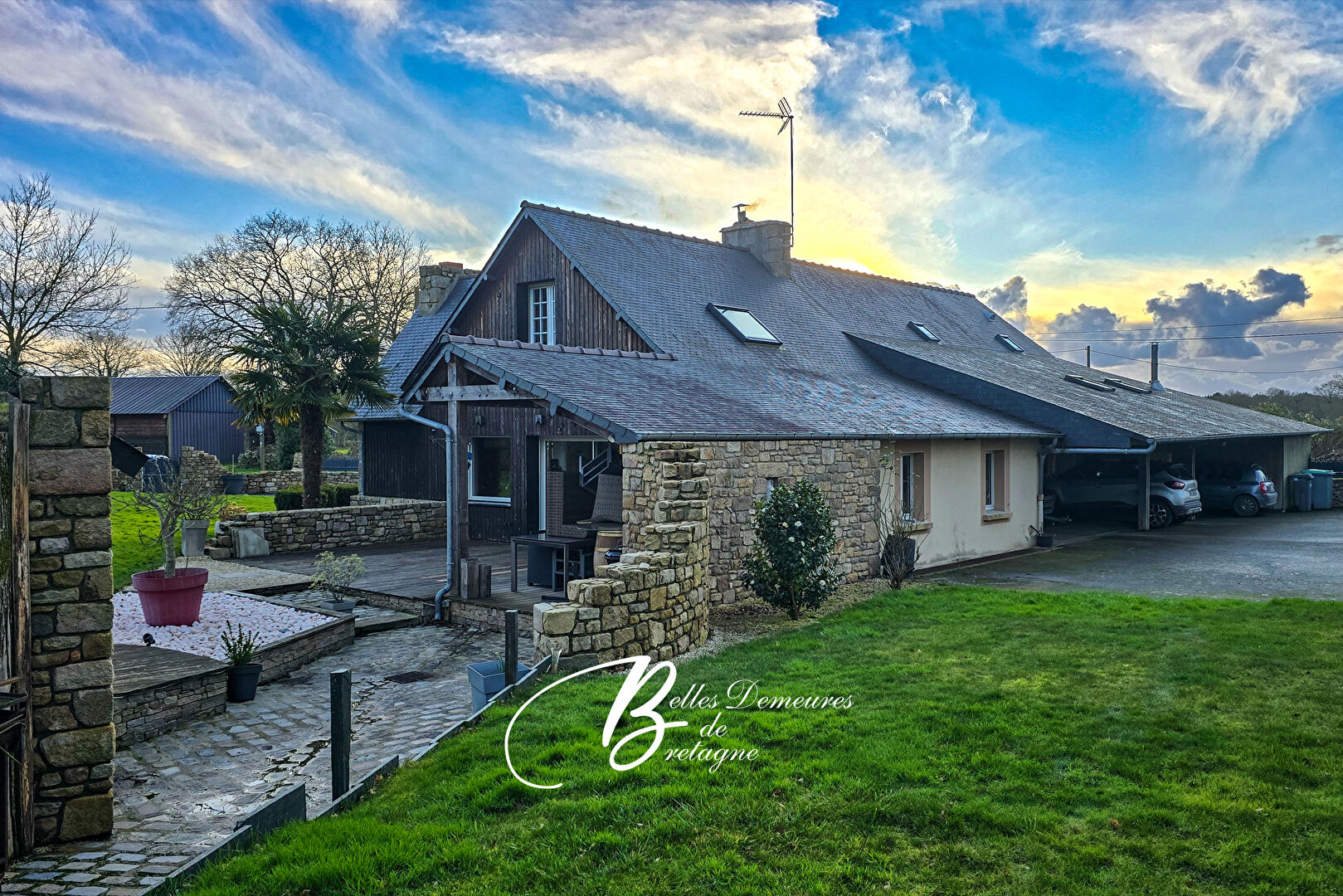 Stone property with pond and woodland near Dinan - 3