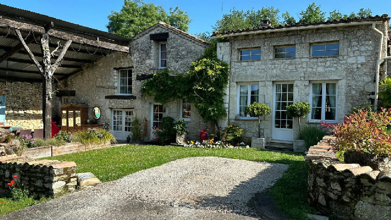 Charming renovated 6-bed stone home with pool, gîte potential and flexible family living near Duras - 5