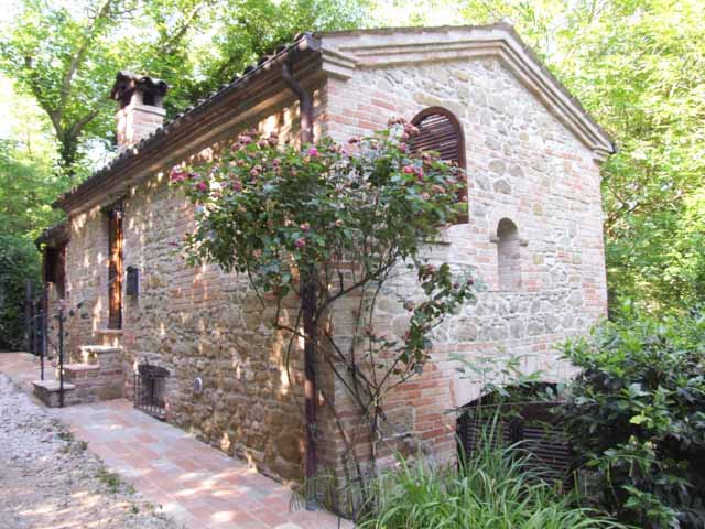 A charming old farmhouse - 4