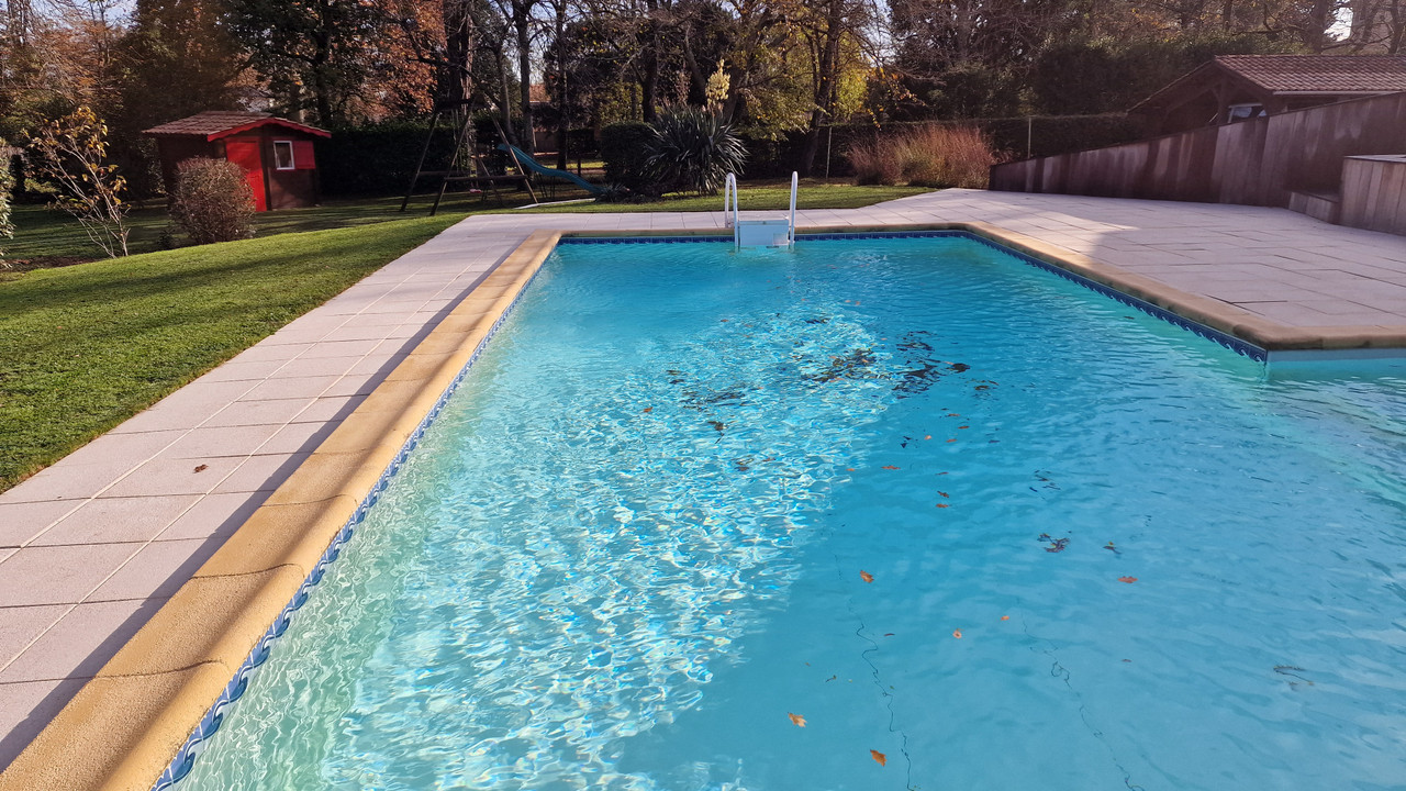 Charming 160 m² House with Pool and Spacious Garden - 3