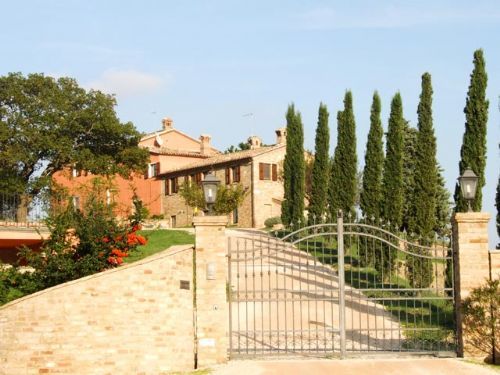 Uniquely located Country House