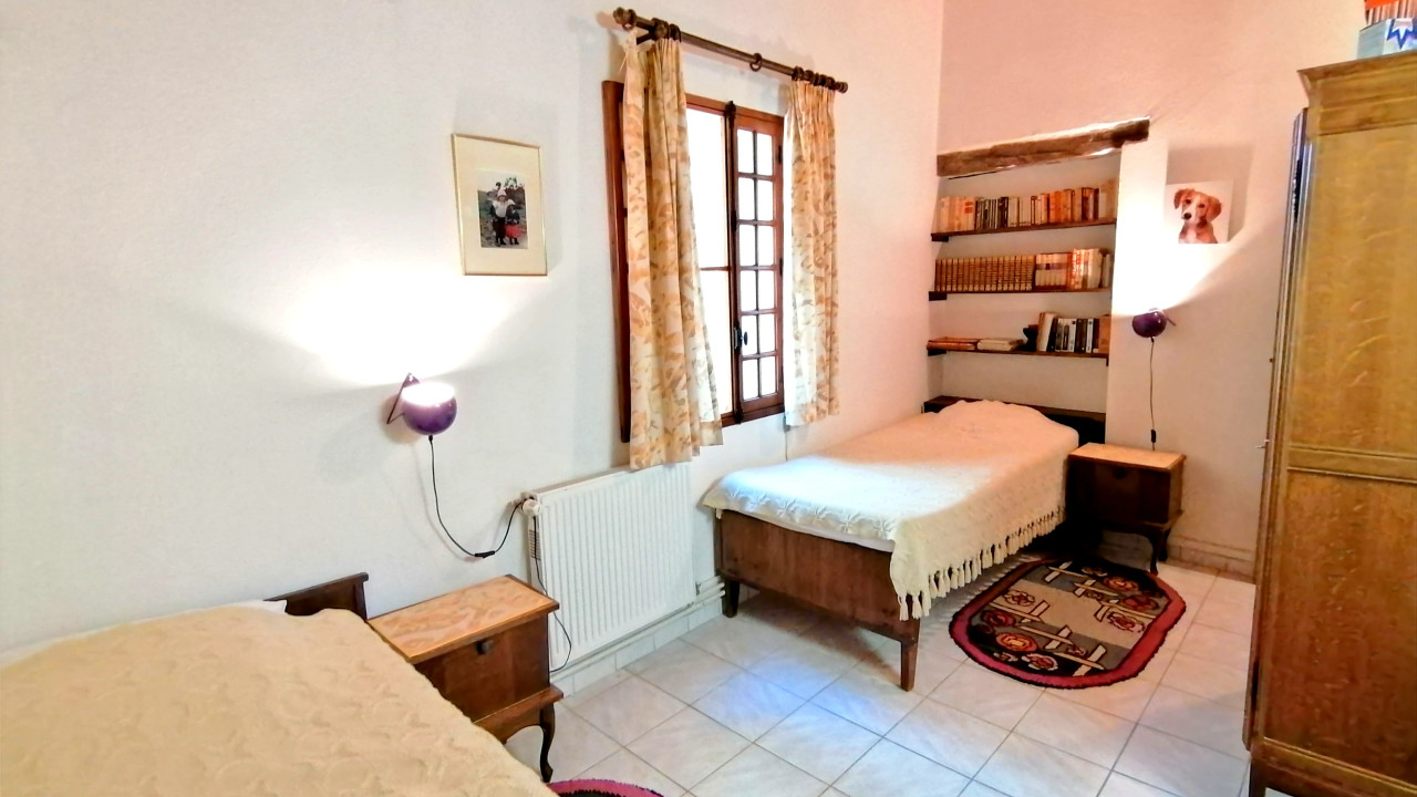 Authentic Provencal farmhouse in the heart of nature near the village of Vachères - Luberon - 2