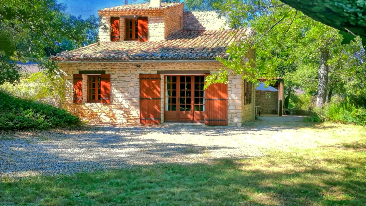 Authentic Provencal farmhouse in the heart of nature near the village of Vachères - Luberon - 3