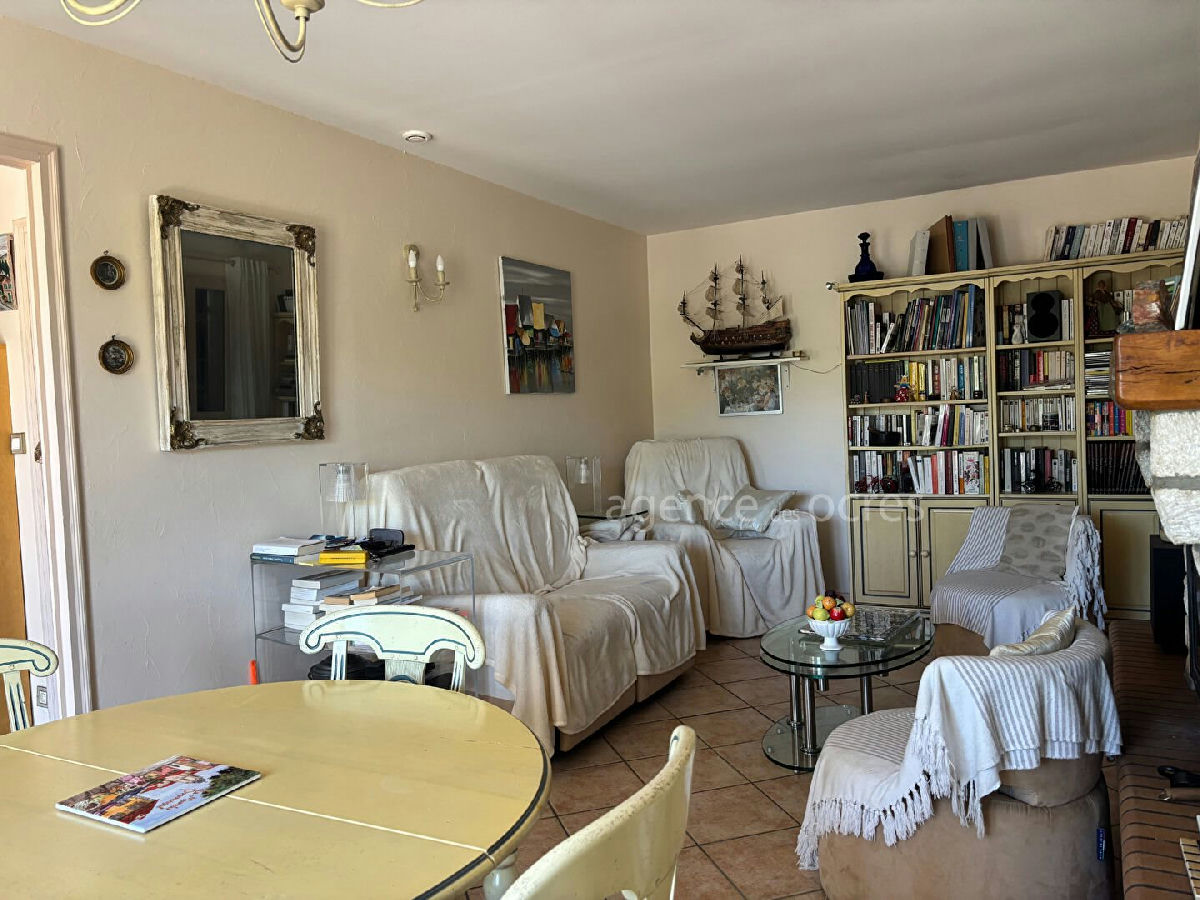 House with 3 bedrooms, independent studio and 1000 sqm garden. Unobstructed view of the heights of A - 3