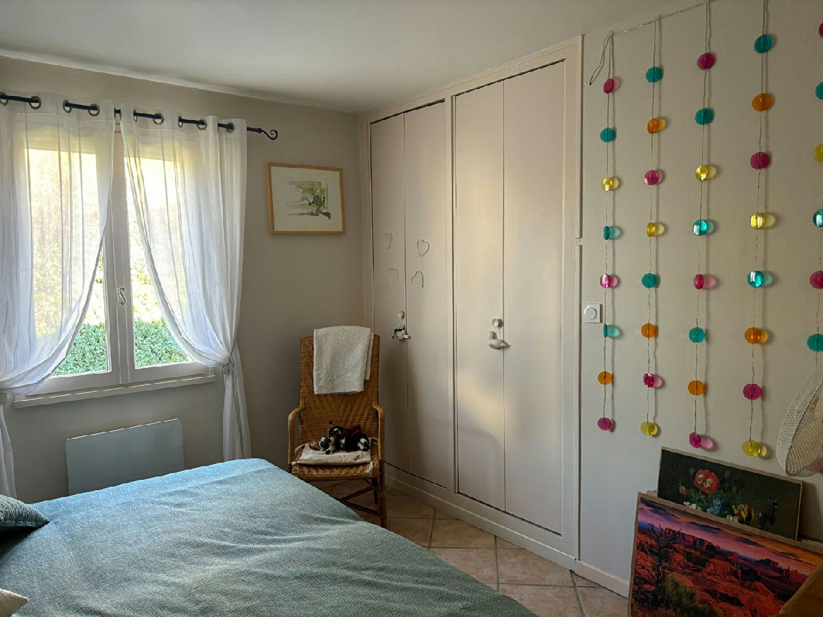 House with 3 bedrooms, independent studio and 1000 sqm garden. Unobstructed view of the heights of A - 6