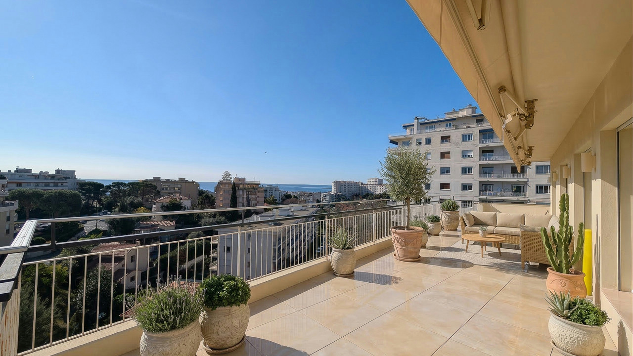 Fully Renovated Penthouse with 97m² Terrace in Secure Residence with Pool | Sea Views | Close to Pro