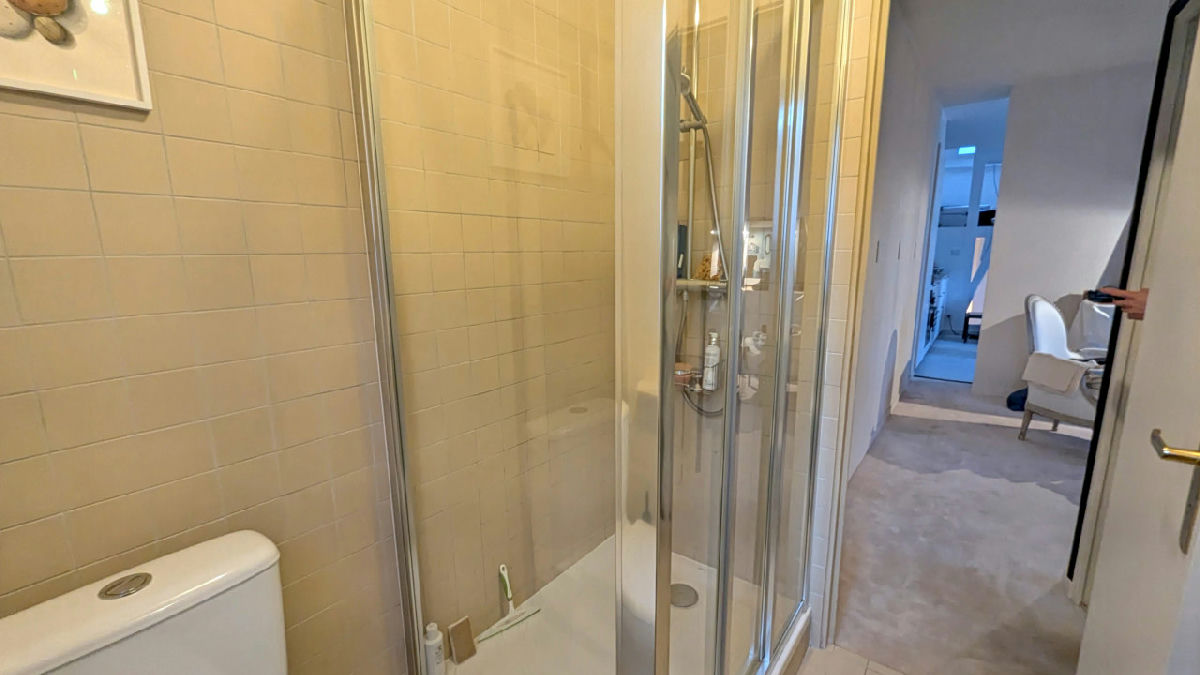 Paris 11th / Magnificent apartment 3 rooms, newly renovated, top floor, fireplace, sunny - 8