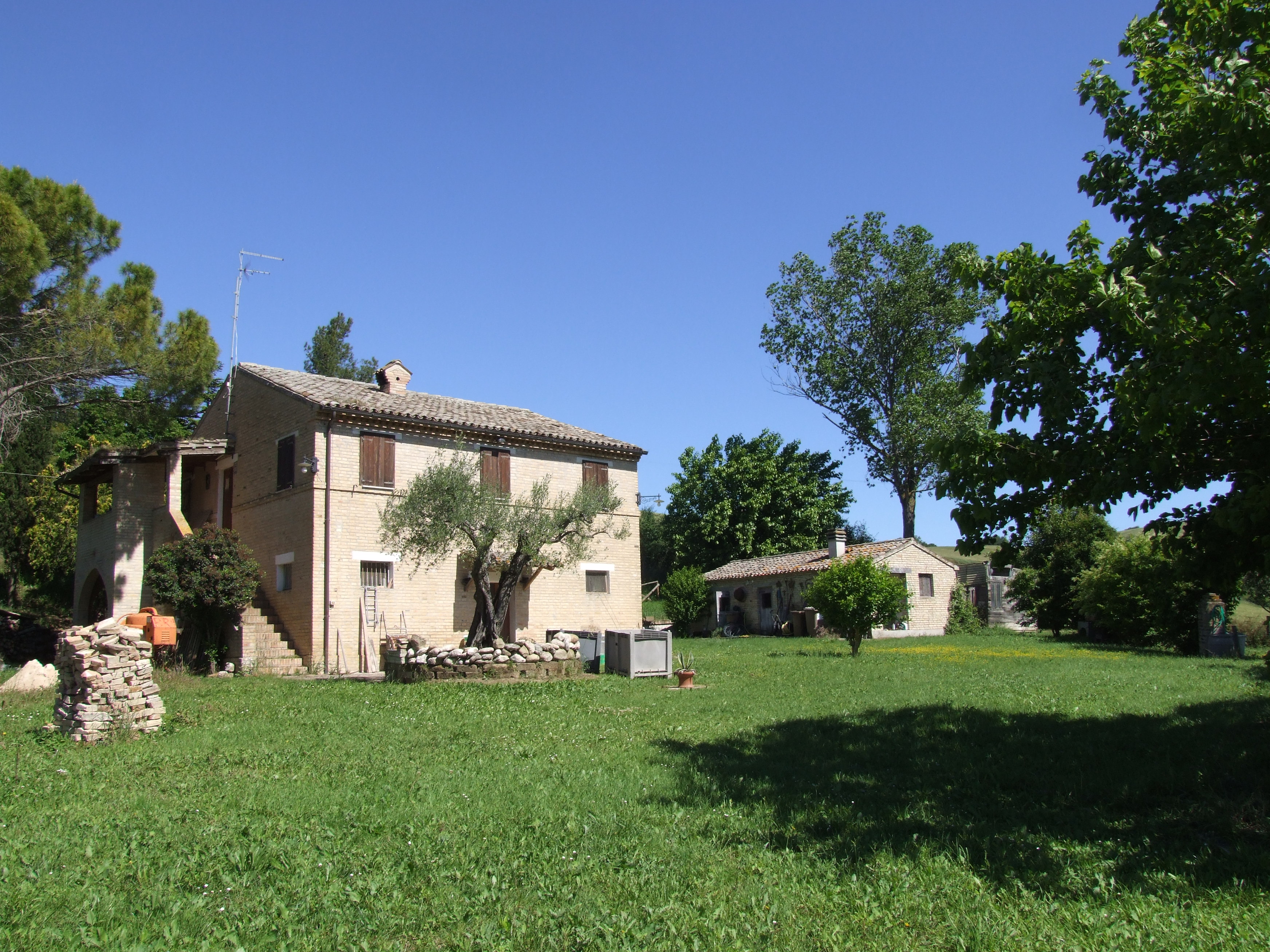 House with swimmingpool - 2