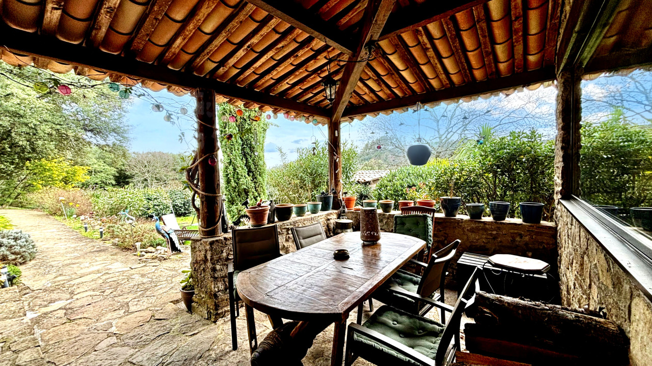 Exceptional property in a very quiet area with breathtaking views - 3