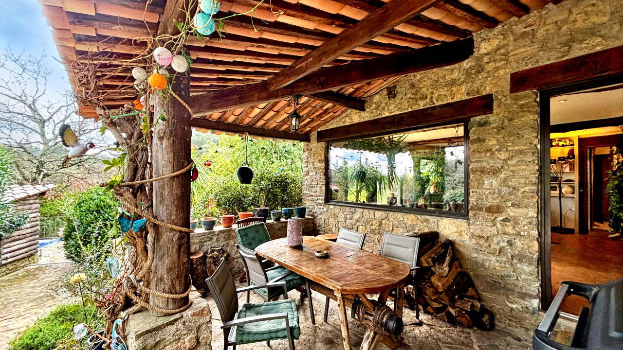 Exceptional property in a very quiet area with breathtaking views - 4