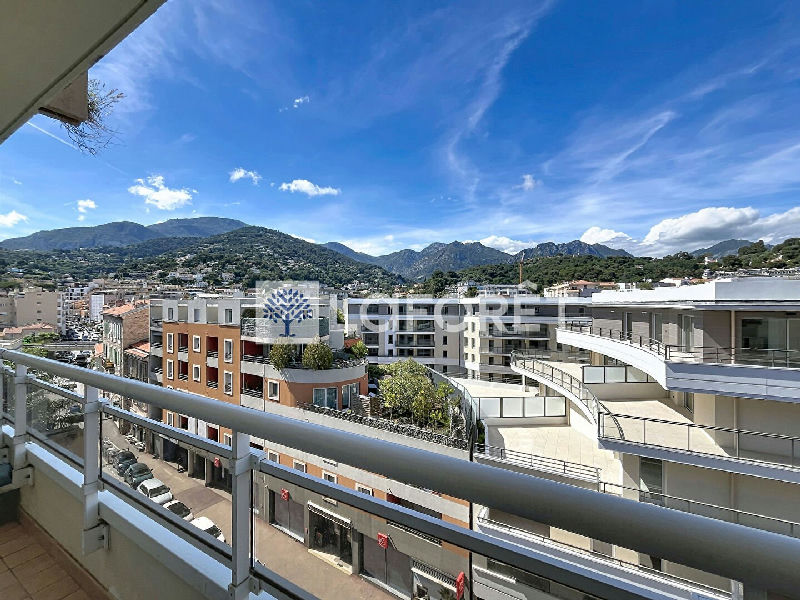 Apartment in Roquebrune Cap Martin, 1 room, 26 sqm, penultimate floor
