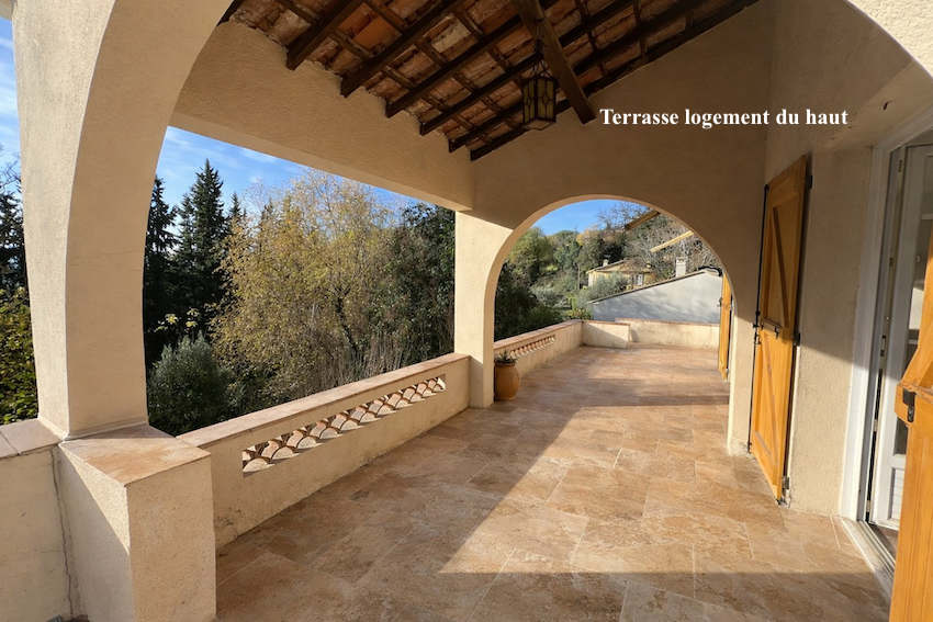 Country setting for this charming house with - 5