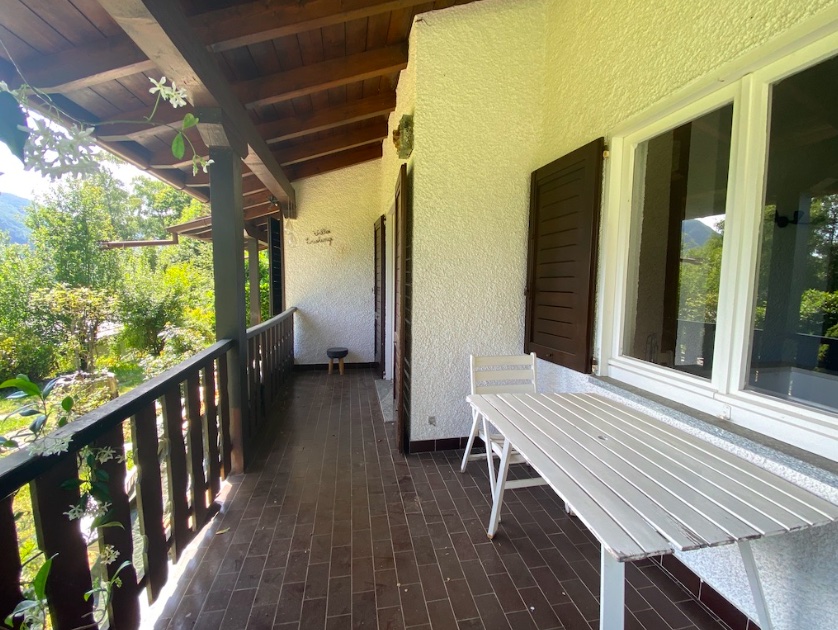 Detached bungalow in residence with swimming pool - 3